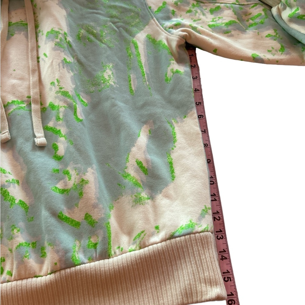 Making the cut brand. Sweatshirt with a hood. Size small. - Picture 6 of 7